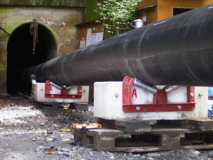 パイプインパイプ工法